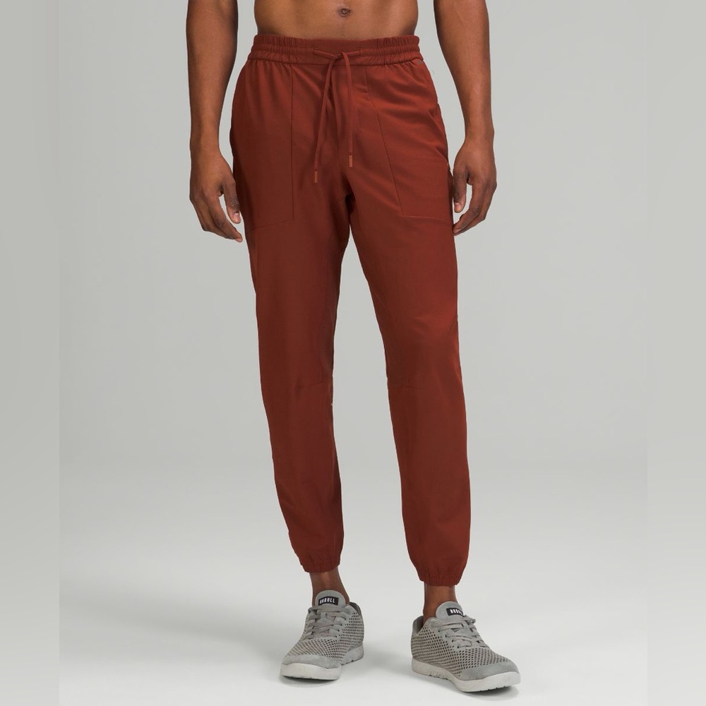 Lululemon License to Train Jogger 29"